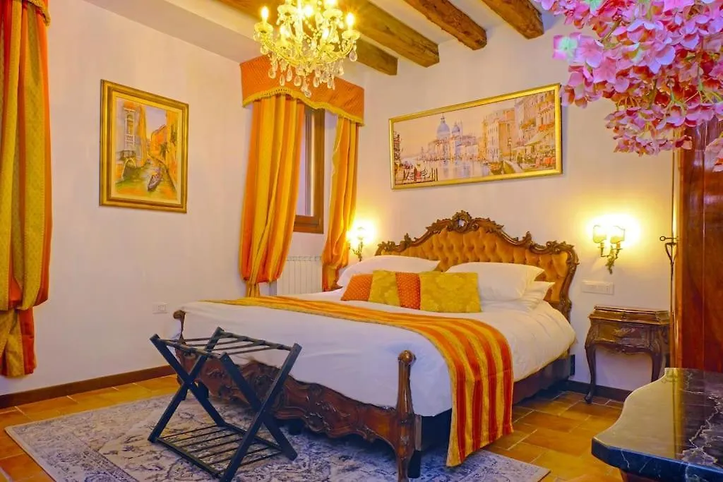 Apartment Apt Ponte Dei Greci Venice Italy